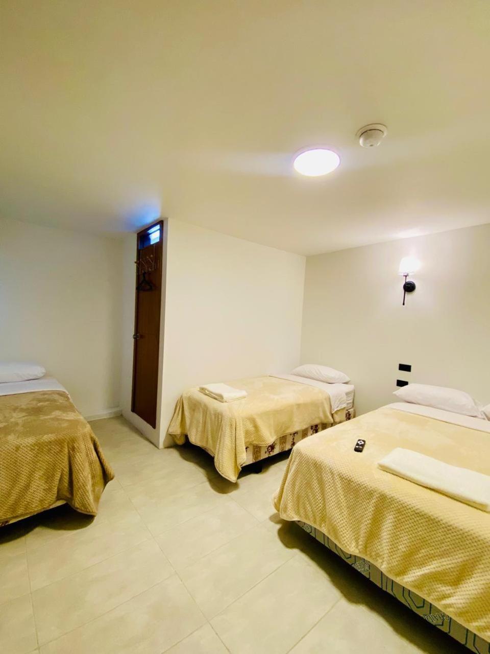 Hotel Bombay Banos  Bagian luar foto